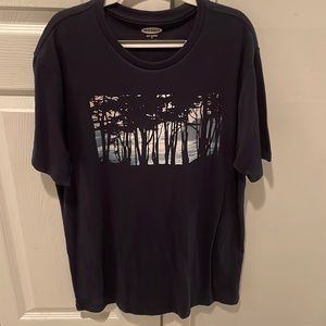 old navy t shirt